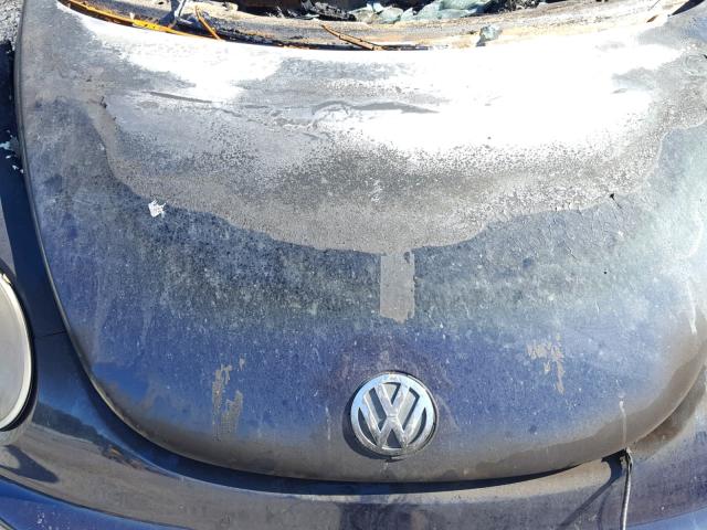 3VWCC21C3YM463040 - 2000 VOLKSWAGEN NEW BEETLE ლურჯი ფოტო 7