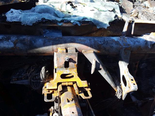 3VWCC21C3YM463040 - 2000 VOLKSWAGEN NEW BEETLE ლურჯი ფოტო 8