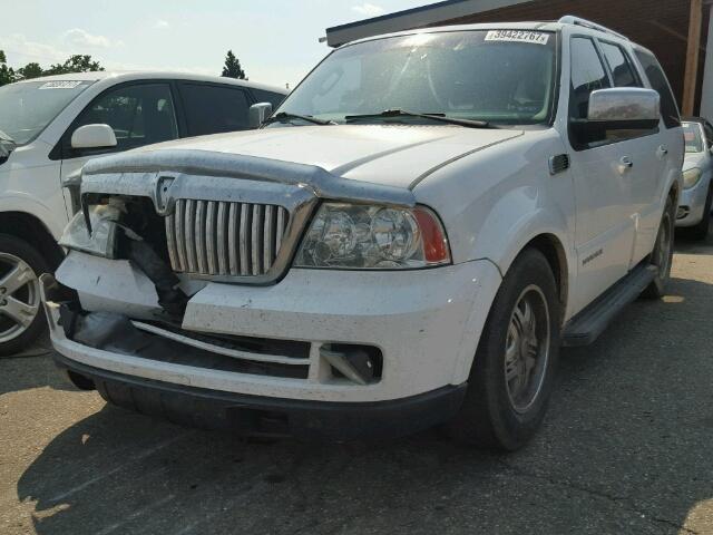 5LMFU28586LJ30022 - 2006 LINCOLN NAVIGATOR WHITE photo 2