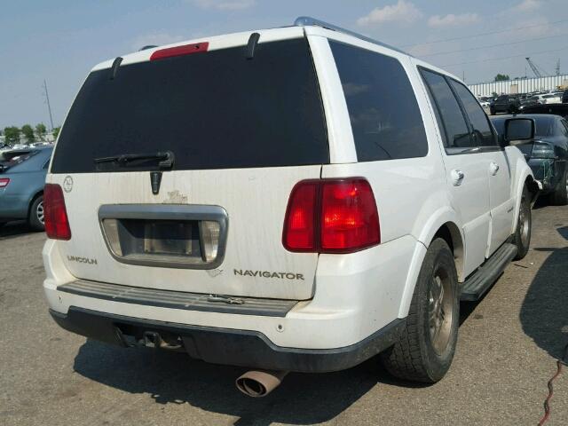 5LMFU28586LJ30022 - 2006 LINCOLN NAVIGATOR WHITE photo 4