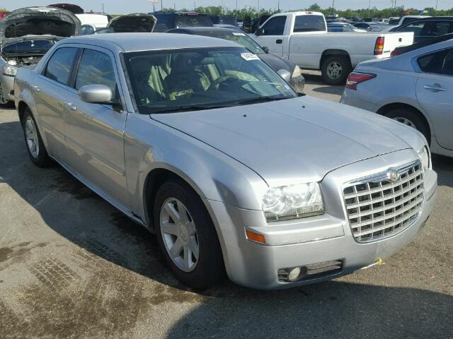 2C3JA53G85H104962 - 2005 CHRYSLER 300 TOURIN SILVER photo 1