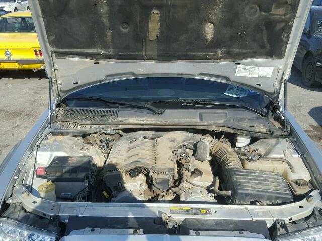 2C3JA53G85H104962 - 2005 CHRYSLER 300 TOURIN SILVER photo 7