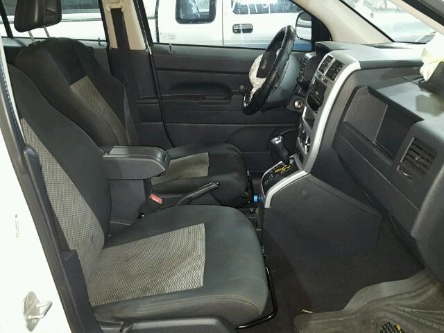 1J8FF47WX8D707159 - 2008 JEEP COMPASS SP 白色 照片 5