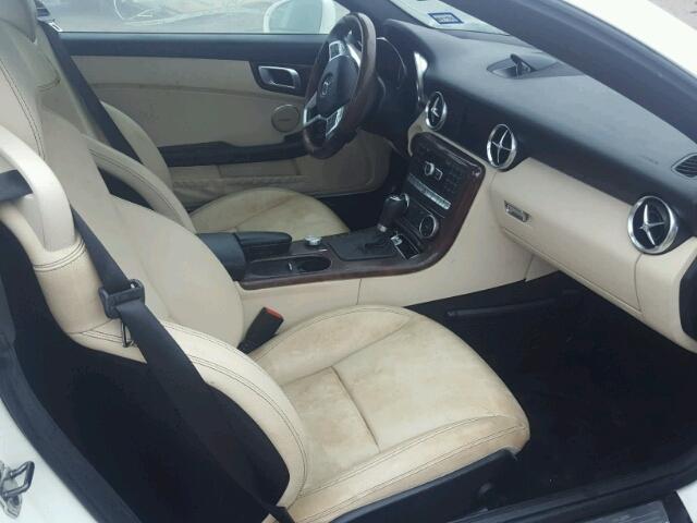 WDDPK5HA0CF013602 - 2012 MERCEDES-BENZ SLK WHITE photo 5