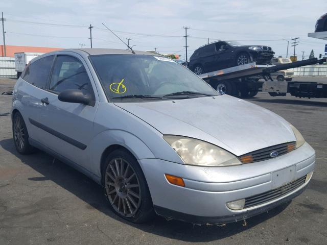 3FAFP3139YR239628 - 2000 FORD FOCUS ZX3 SILVER photo 1