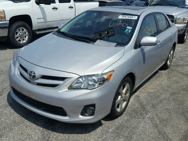 2T1BU4EE4CC911631 - 2012 TOYOTA COROLLA GRAY photo 2