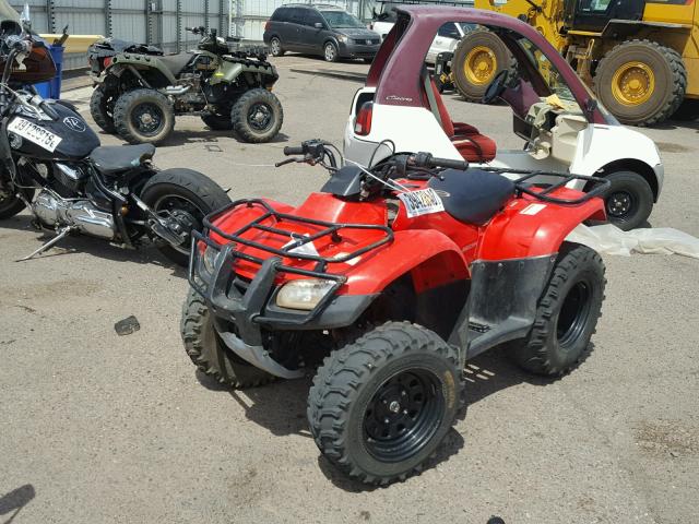 1HFTE210454503254 - 2005 HONDA TRX250 TM RED photo 2