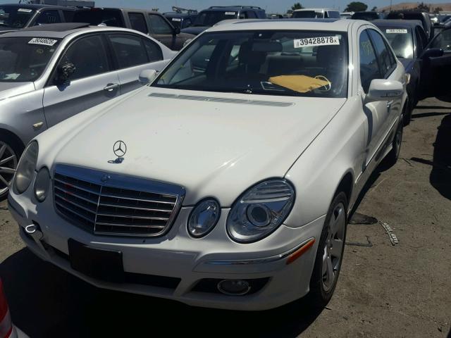 WDBUF72X97B074100 - 2007 MERCEDES-BENZ E 550 WHITE photo 2