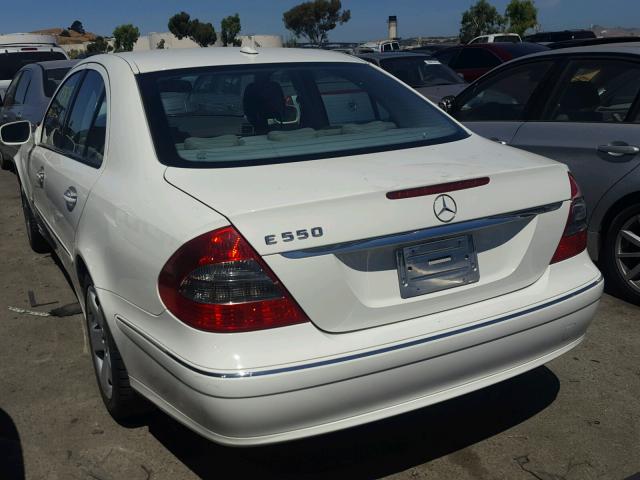 WDBUF72X97B074100 - 2007 MERCEDES-BENZ E 550 WHITE photo 3