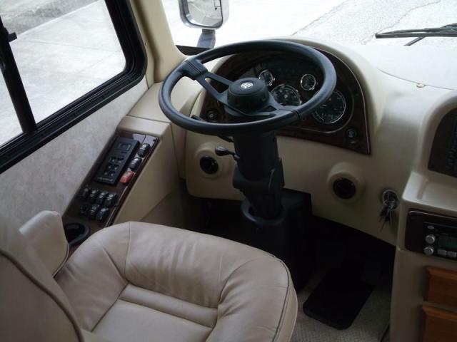 1RF21464972043640 - 2007 ROADMASTER RAIL RAISED RAI TWO TONE photo 10