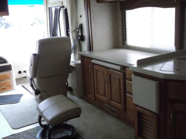 1RF21464972043640 - 2007 ROADMASTER RAIL RAISED RAI TWO TONE photo 6