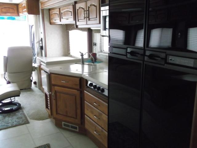 1RF21464972043640 - 2007 ROADMASTER RAIL RAISED RAI TWO TONE photo 7