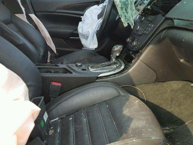 2G4GV5GV6C9214673 - 2012 BUICK REGAL WHITE photo 5