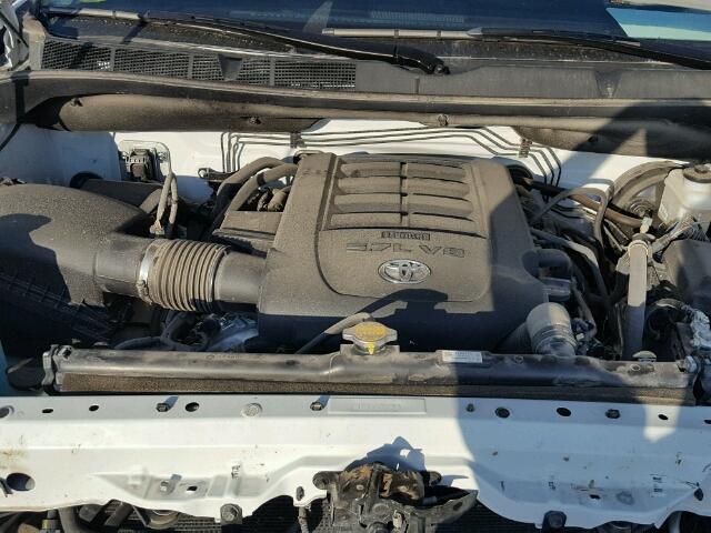 5TFUW5F19HX646816 - 2017 TOYOTA TUNDRA DOU WHITE photo 7