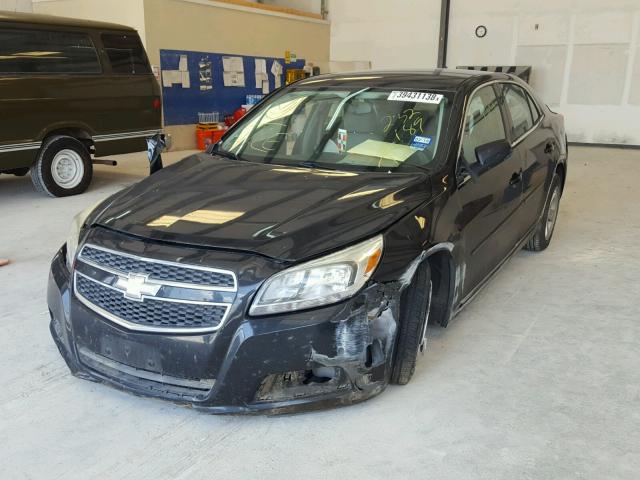 1G11B5SA2DF232189 - 2013 CHEVROLET MALIBU LS შავი ფოტო 2
