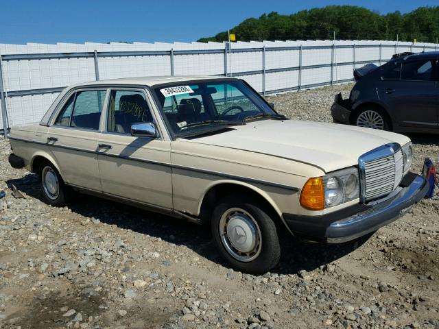 WDBAB23AXDB403037 - 1983 MERCEDES-BENZ 240 D WHITE photo 1