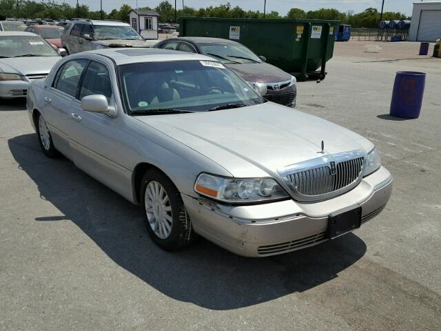 1LNHM82W85Y609395 - 2005 LINCOLN TOWN CAR SILVER photo 1