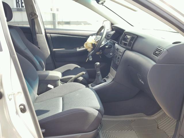 2T1BY32E05C360152 - 2005 TOYOTA COROLLA XR 银色 照片 5