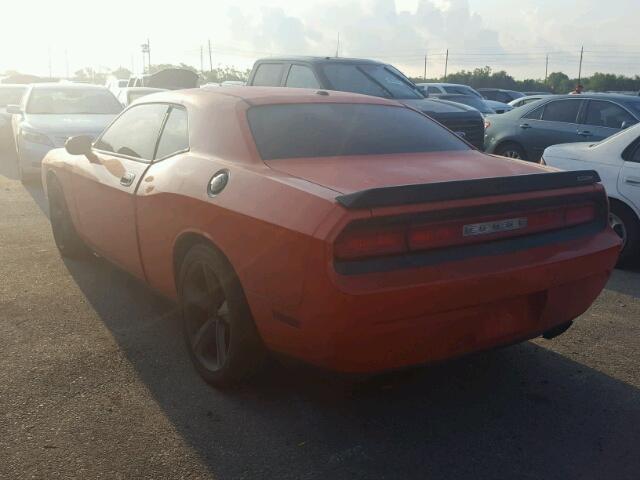 2B3LJ74W78H300838 - 2008 DODGE CHALLENGER ORANGE photo 3