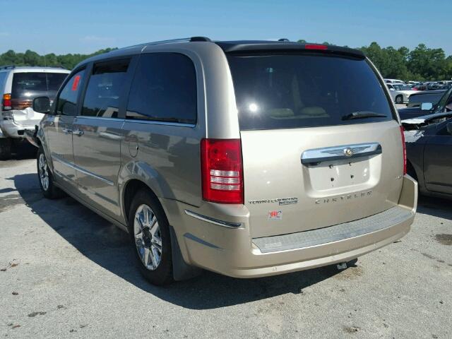 2A8HR64X08R148386 - 2008 CHRYSLER TOWN & COU GOLD photo 3