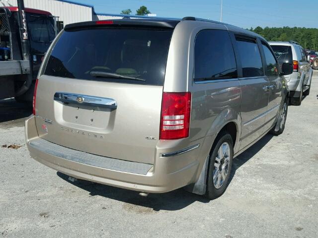 2A8HR64X08R148386 - 2008 CHRYSLER TOWN & COU GOLD photo 4