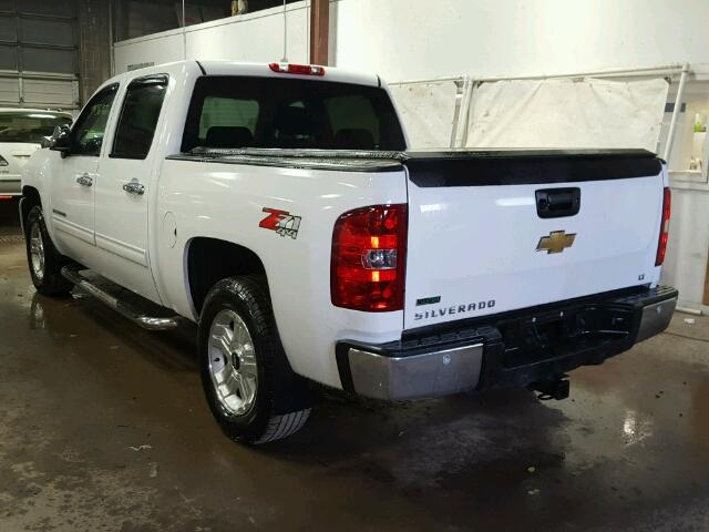 3GCPKSE30BG376980 - 2011 CHEVROLET SILVERADO WHITE photo 3