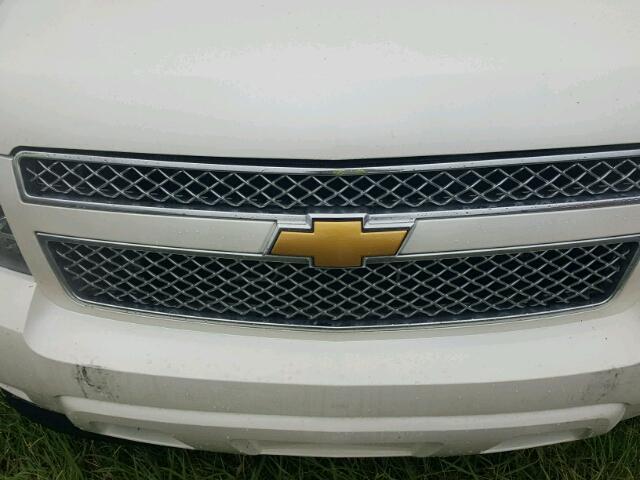 1GNSCKE06CR273052 - 2012 CHEVROLET SUBURBAN C WHITE photo 9