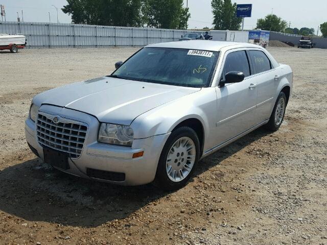 2C3JA43RX5H189346 - 2005 CHRYSLER 300 SILVER photo 2