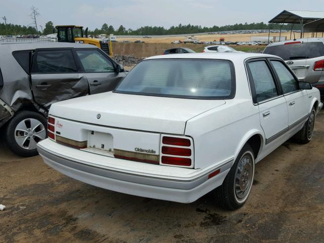 1G3AG55M0R6310281 - 1994 OLDSMOBILE CUTLASS CI WHITE photo 4