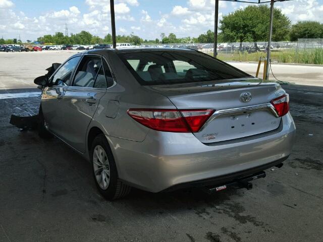 4T4BF1FK1GR526423 - 2016 TOYOTA CAMRY LE SILVER photo 3