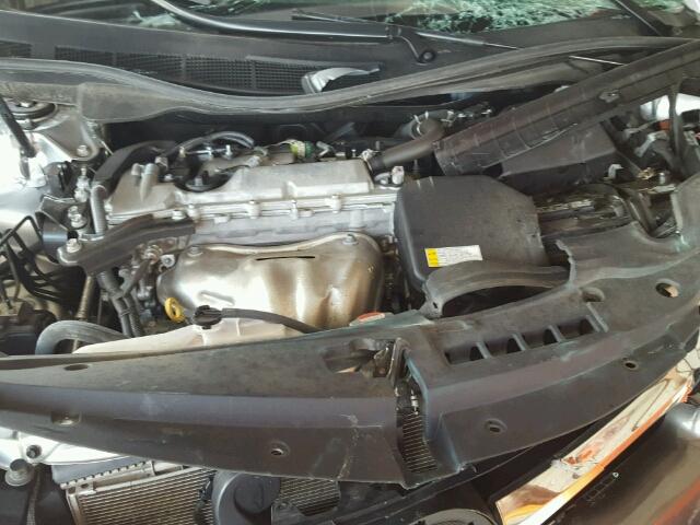 4T4BF1FK1GR526423 - 2016 TOYOTA CAMRY LE 银色 照片 7