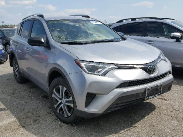 2T3ZFREV0HW397053 - 2017 TOYOTA RAV4 LE Gümüş foto 1