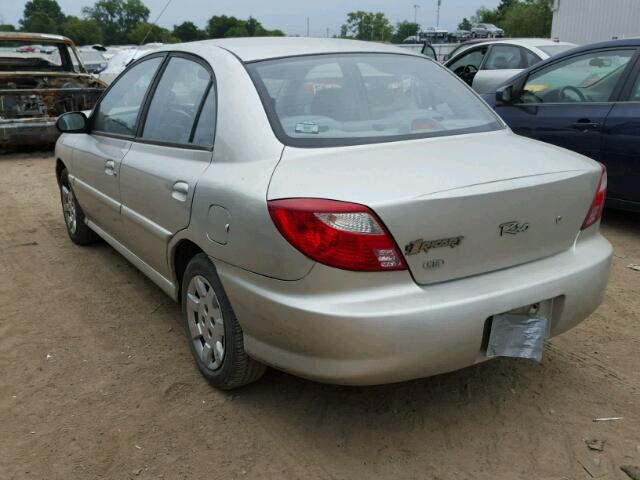 KNADC123426185074 - 2002 KIA RIO SILVER photo 3