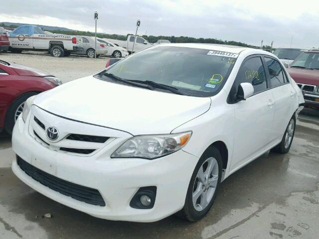 5YFBU4EE7CP025495 - 2012 TOYOTA COROLLA BA WHITE photo 2