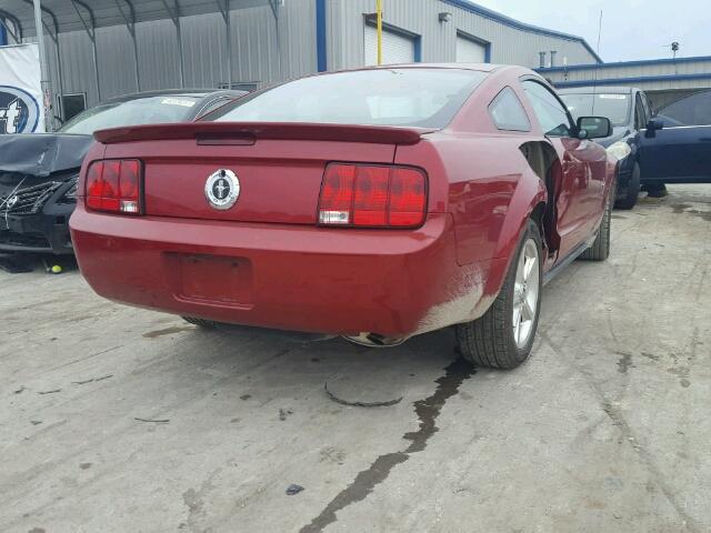 1ZVHT80N085111969 - 2008 FORD MUSTANG RED photo 4