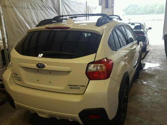 JF2GPADC8H8253957 - 2017 SUBARU CROSSTREK WHITE photo 4