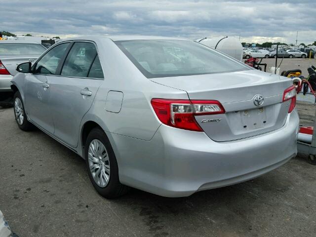 4T4BF1FK9ER395660 - 2014 TOYOTA CAMRY SILVER photo 3