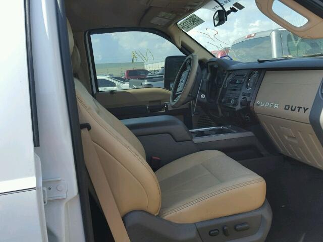 1FT7W2AT8BEB30311 - 2011 FORD F250 WHITE photo 5