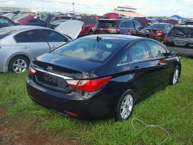 5NPEB4AC1BH155775 - 2011 HYUNDAI SONATA BLACK photo 4