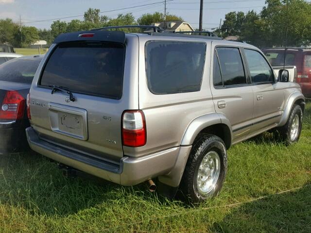 JT3GN86R920255662 - 2002 TOYOTA 4RUNNER SR SILVER photo 4