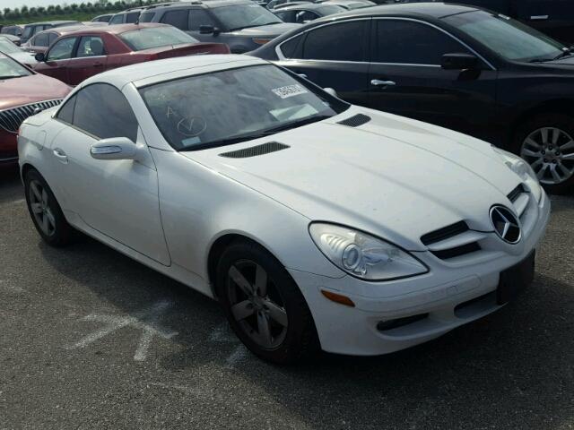 WDBWK54F57F147565 - 2007 MERCEDES-BENZ SLK 280 WHITE photo 1