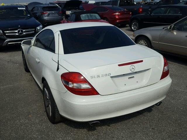 WDBWK54F57F147565 - 2007 MERCEDES-BENZ SLK 280 WHITE photo 3