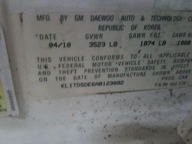 KL1TD5DE6AB123092 - 2010 CHEVROLET AVEO LS WHITE photo 10