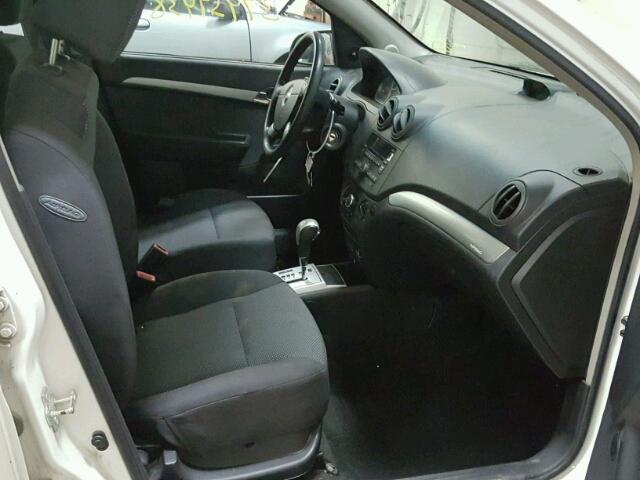 KL1TD5DE6AB123092 - 2010 CHEVROLET AVEO LS WHITE photo 5