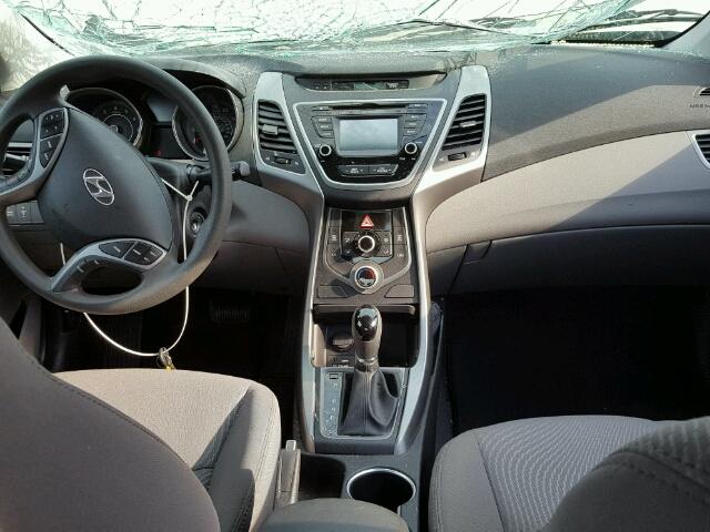 5NPDH4AE4GH789858 - 2016 HYUNDAI ELANTRA SILVER photo 9