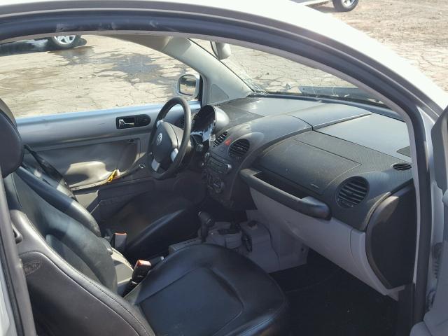3VWCK31C35M416675 - 2005 VOLKSWAGEN NEW BEETLE 银色 照片 5