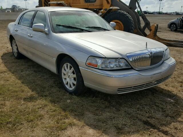 1LNHM82V97Y630587 - 2007 LINCOLN TOWN CAR S GRAY photo 1