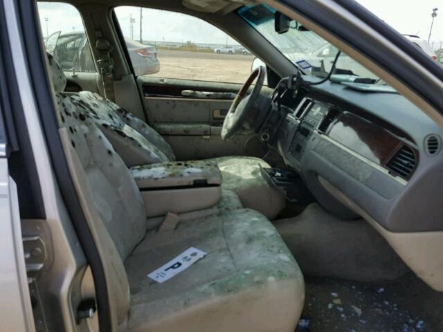 1LNHM82V97Y630587 - 2007 LINCOLN TOWN CAR S GRAY photo 5