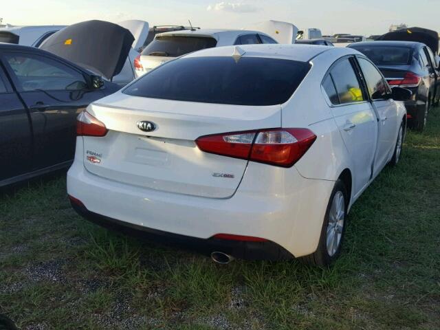 KNAFX4A85E5052006 - 2014 KIA FORTE WHITE photo 4