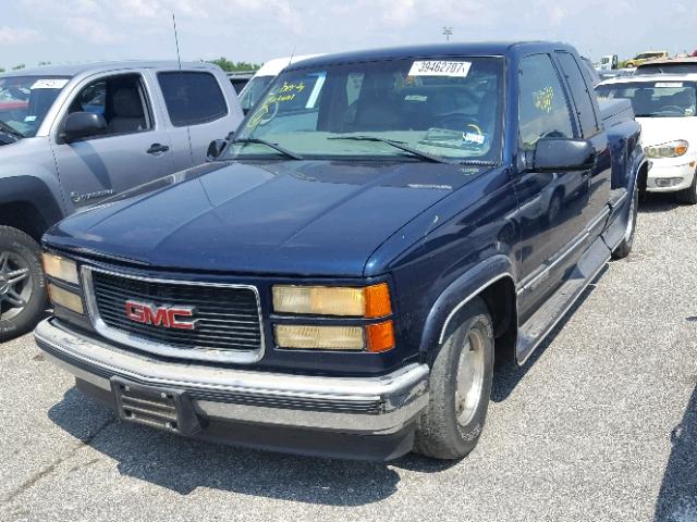 2GTEC19R9W1520053 - 1998 GMC SIERRA C15 BLUE photo 2